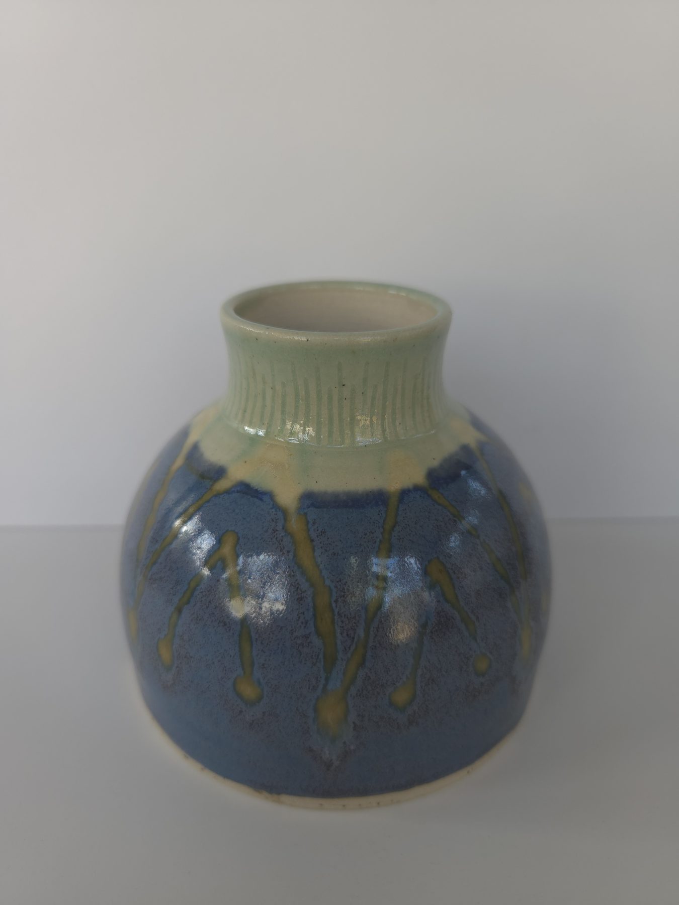 Vase, Dark blue, green