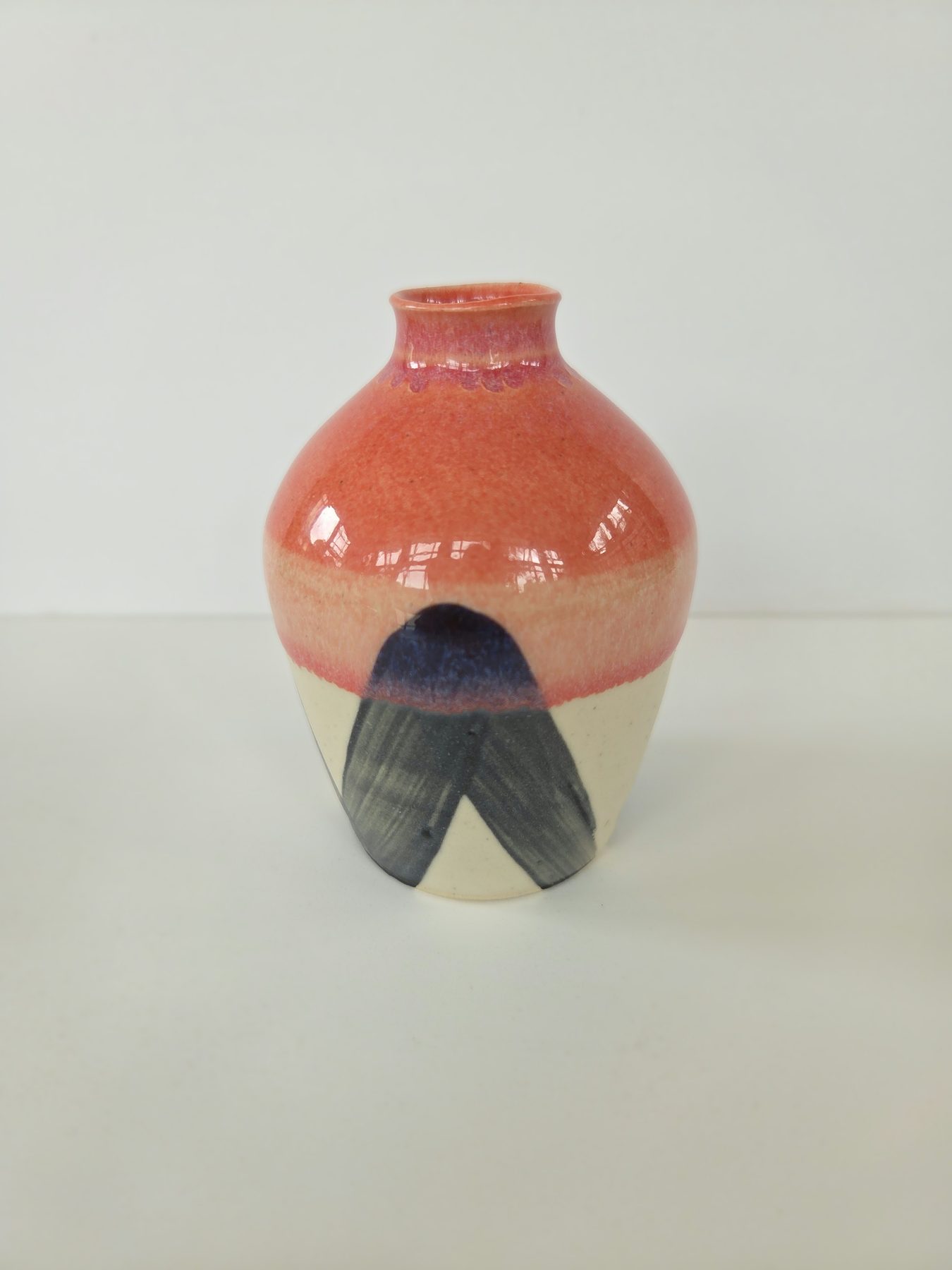 Vase, White, pink and black