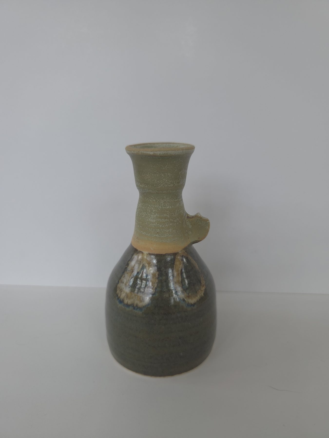 Winged vase, Green, ironwood green, with cream decoration