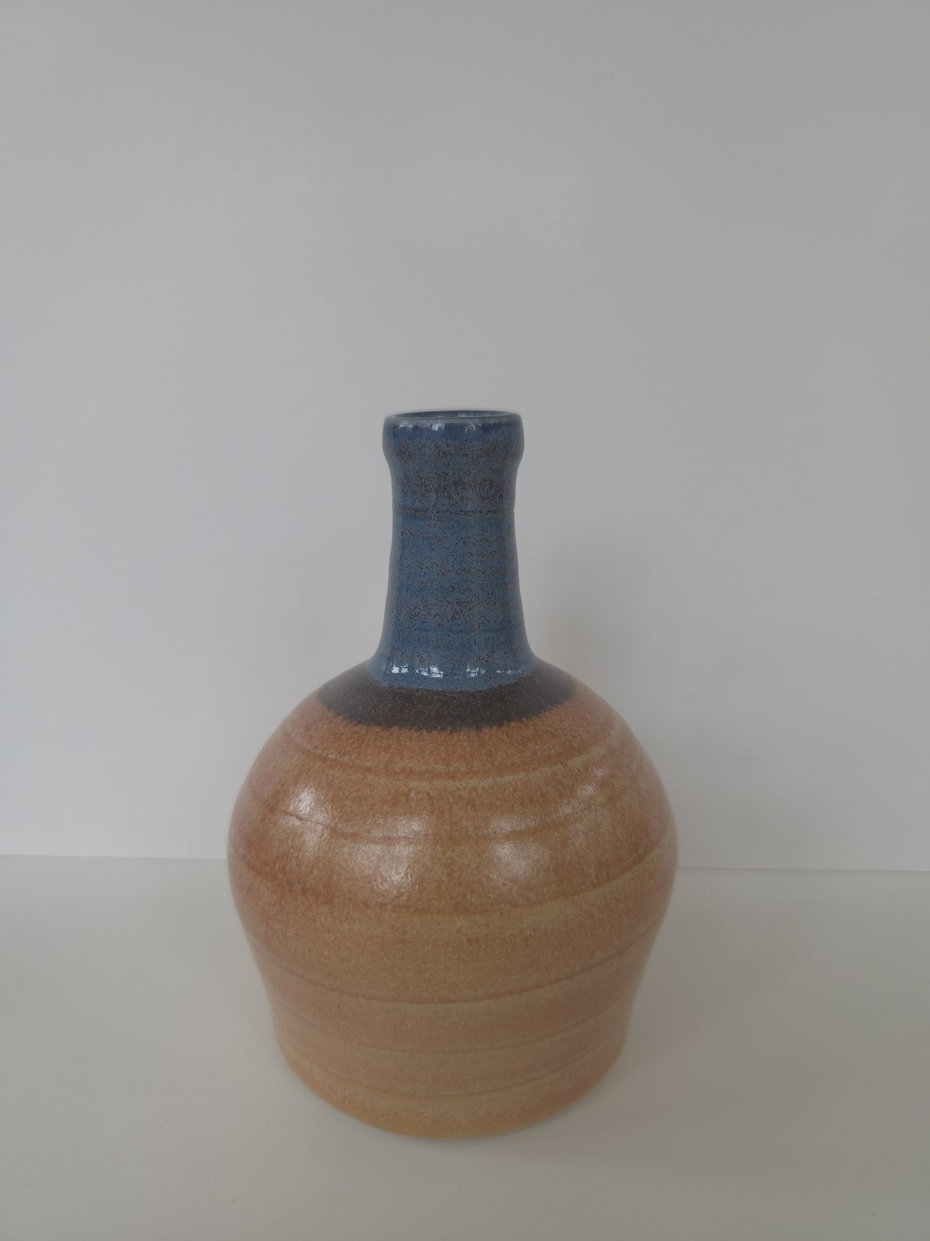 Stem vase, Flushed coral, dark blue with purple ring